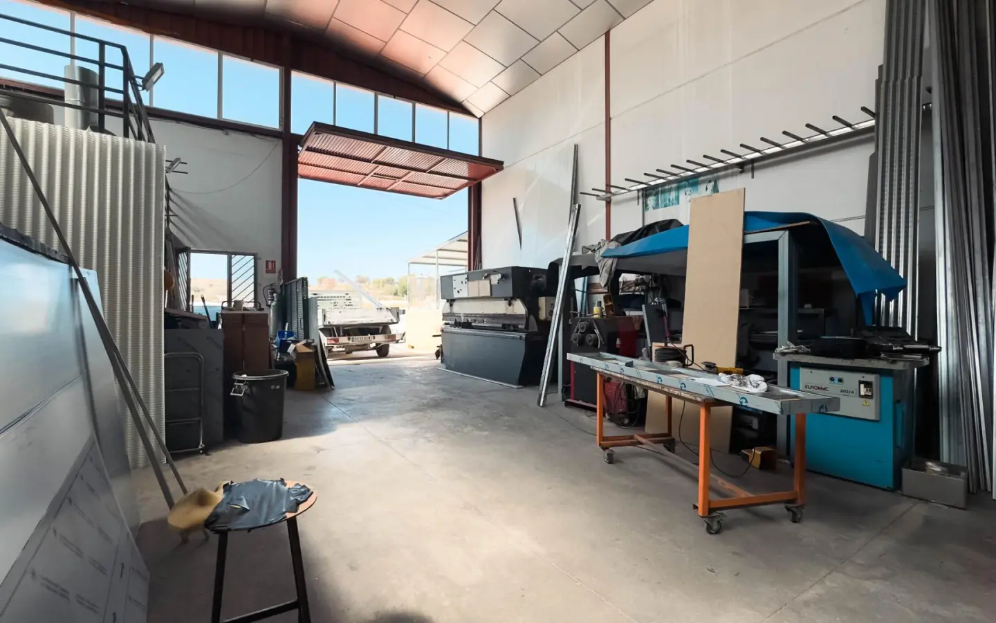 Industrial Unit In Finestrat, Spain (352 M²)