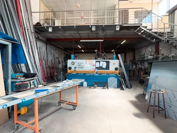 Industrial Unit In Finestrat, Spain (352 M²)