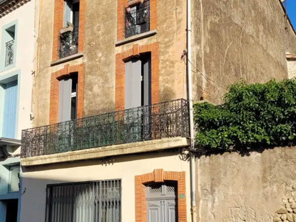 Commercial In Saint Genies De Fontedit, France (19 M²)