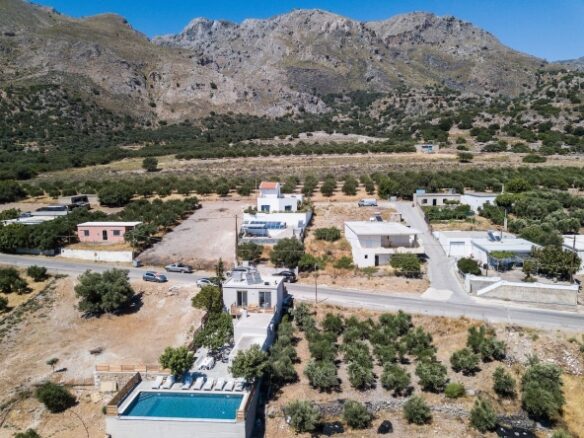 Villa Of 500 M² With Sea View In Fragokastello, Crete