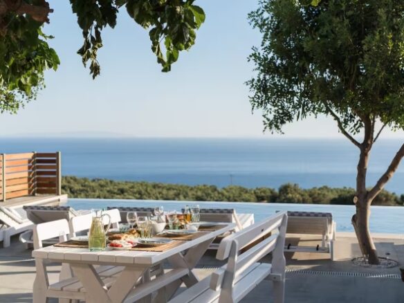 Villa Of 500 M² With Sea View In Fragokastello, Crete