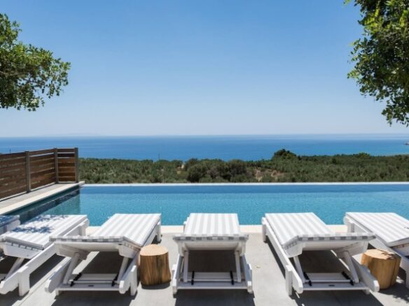 Villa Of 500 M² With Sea View In Fragokastello, Crete