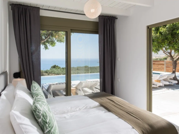 Villa Of 500 M² With Sea View In Fragokastello, Crete