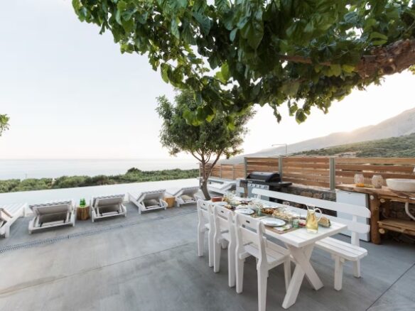 Villa Of 500 M² With Sea View In Fragokastello, Crete