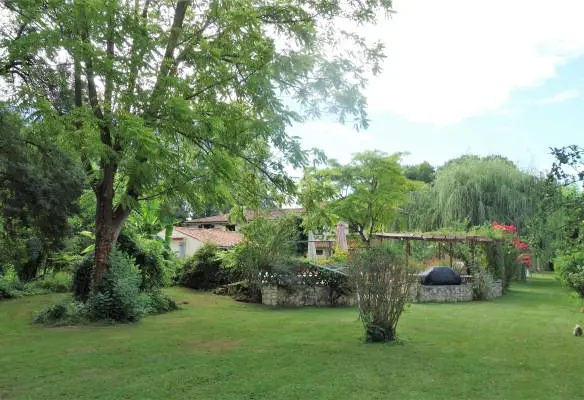 8-bedroom Mill In Saint-fraigne, France (340 M²)