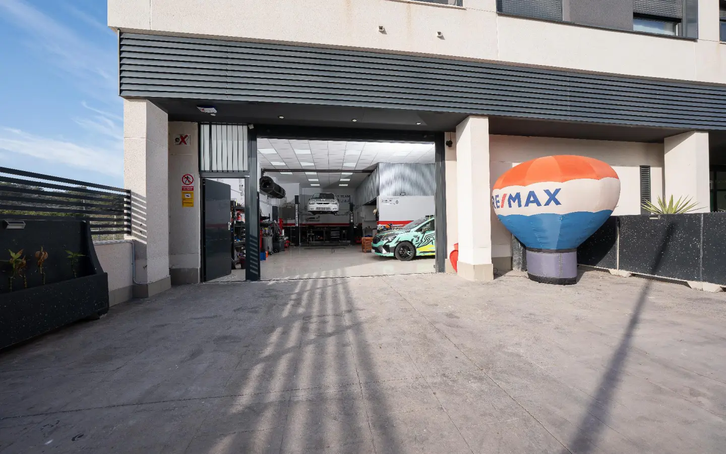 Commercial Unit 122 M² In Villajoyosa, Spain