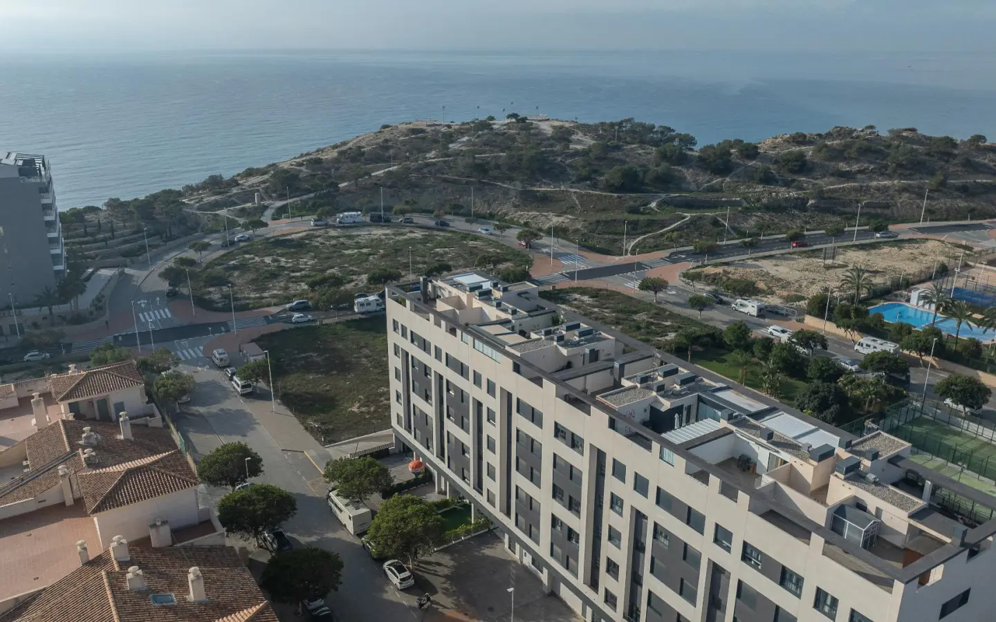 Commercial Unit 122 M² In Villajoyosa, Spain