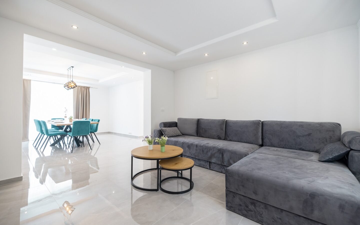 A Contemporary Urban Villa With A Pool – An Elegant Oasis Near Zadar