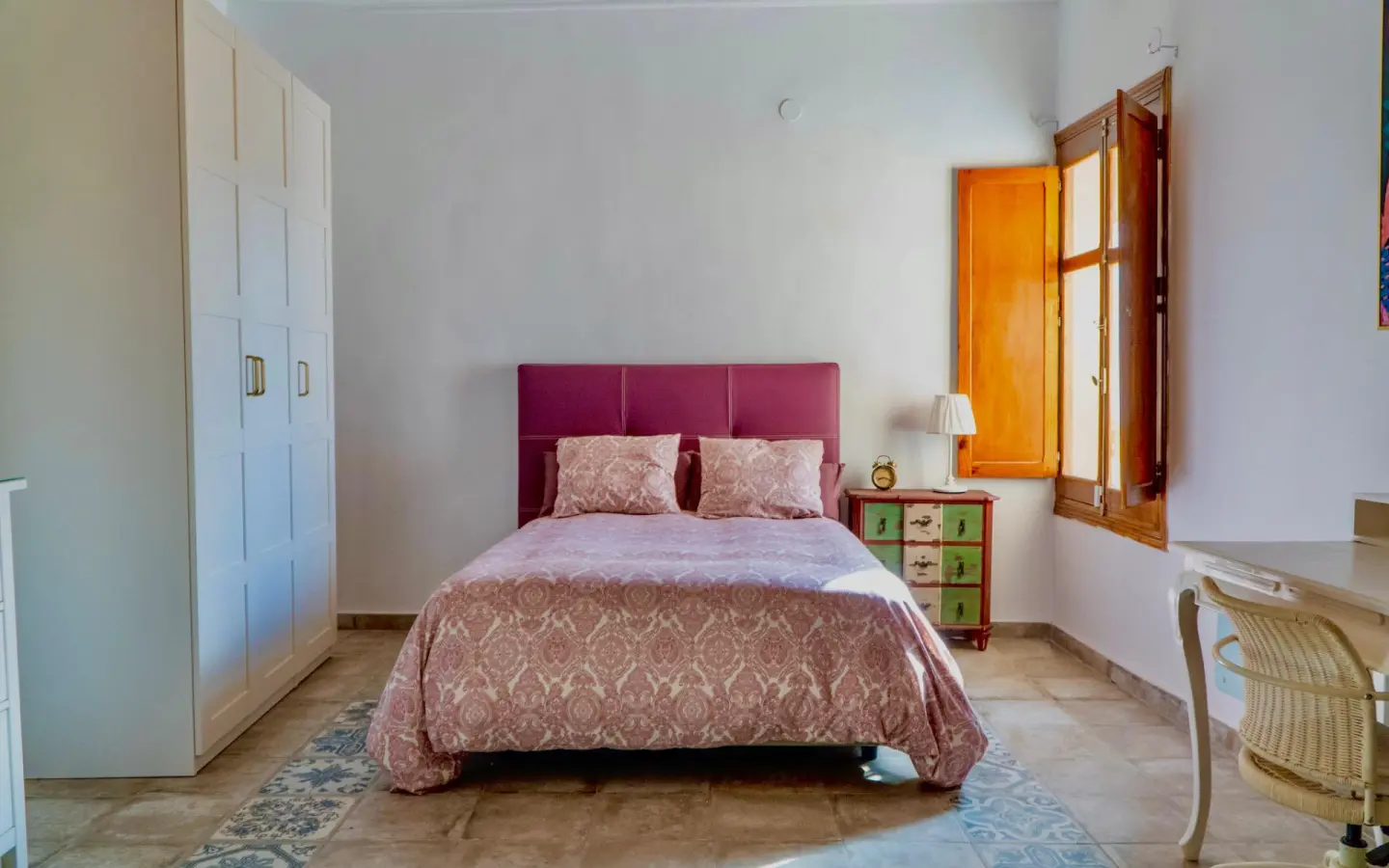 House Of 800 M² In Onil, Spain