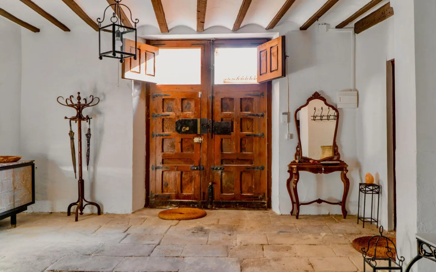 House Of 800 M² In Onil, Spain