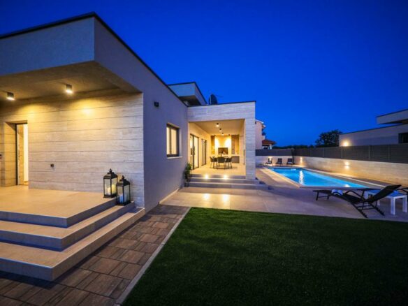Modern Villa In Nin Near Zadar
