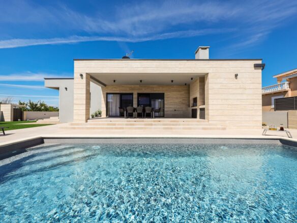 Modern Villa In Nin Near Zadar
