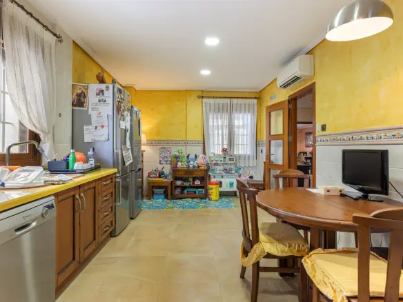 4-bedroom Detached Villa In Los Montesinos, Spain (417 M²)