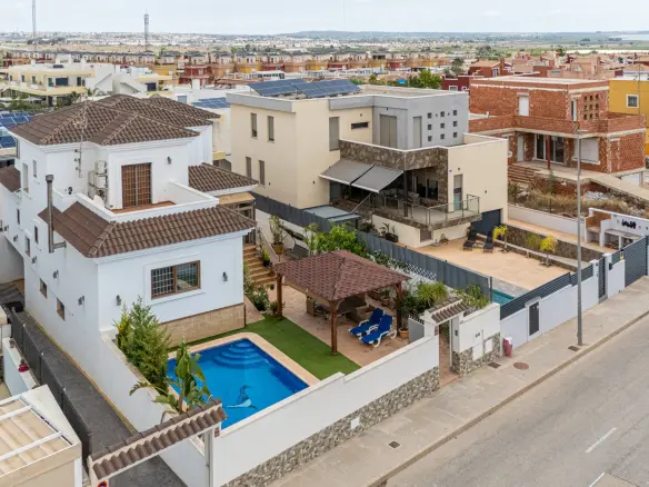 4-bedroom Detached Villa In Los Montesinos, Spain (417 M²)