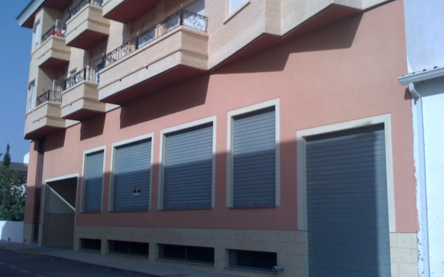 Commercial In Los Montesinos, Spain (182 M²)