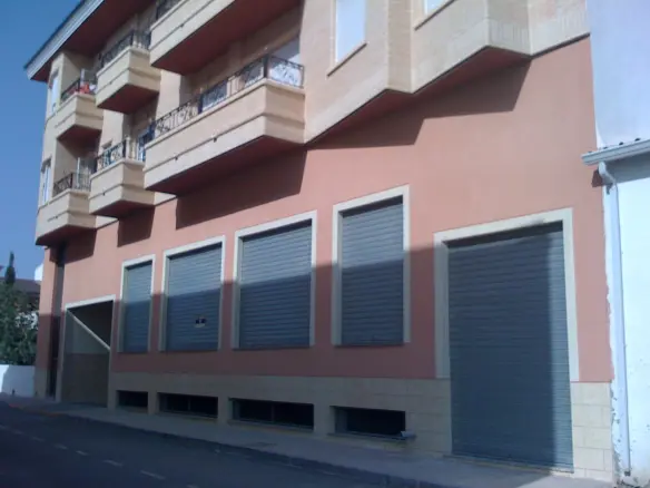 Commercial In Los Montesinos, Spain (182 M²)