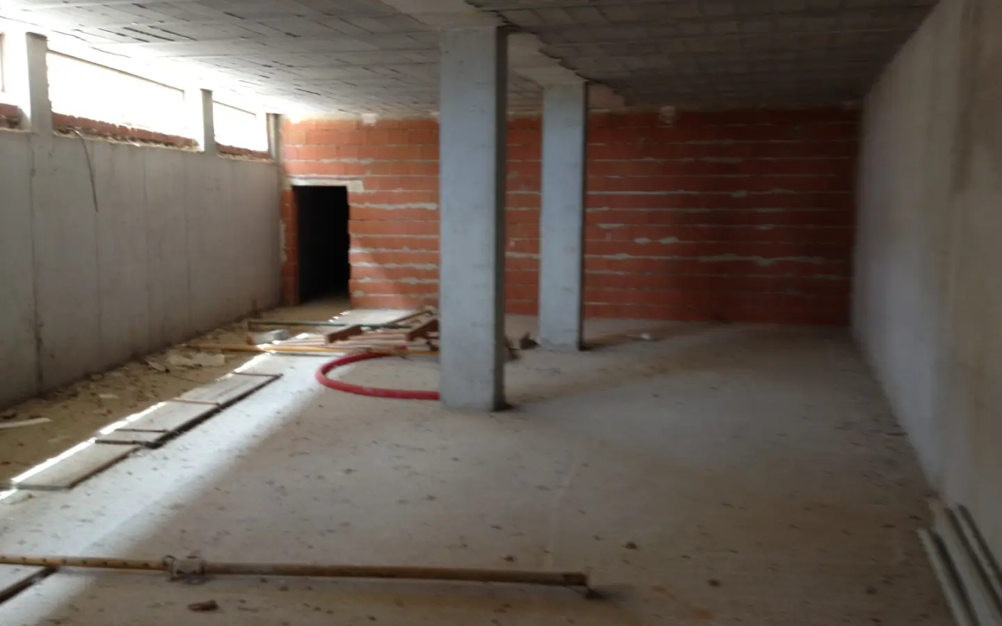 Commercial In Los Montesinos, Spain (182 M²)