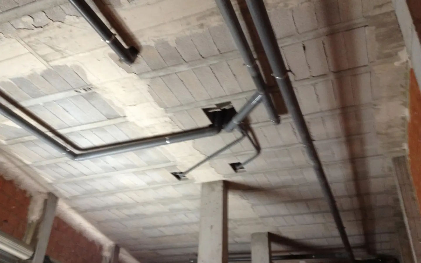 Commercial In Los Montesinos, Spain (182 M²)
