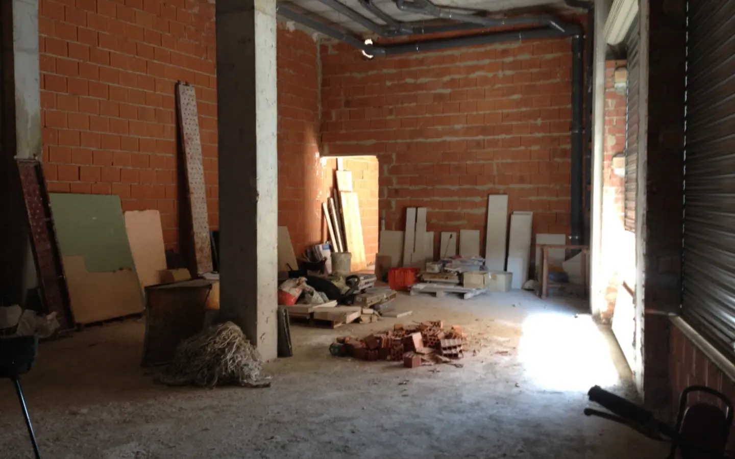 Commercial In Los Montesinos, Spain (182 M²)