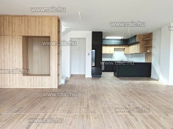 Semi-detached House With Panoramic Views In Budapest Ii A District Buda Hills
