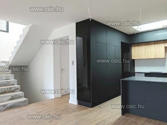 Semi-detached House With Panoramic Views In Budapest Ii A District Buda Hills