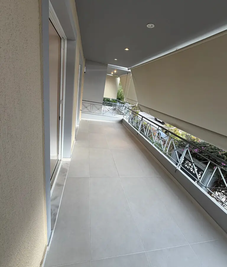 Flat Of 122 M² In Athens