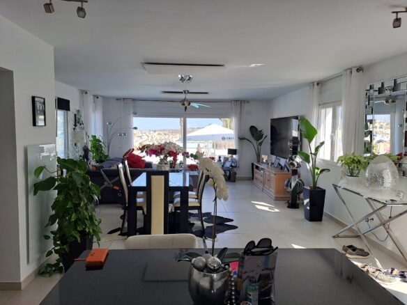 Villa Of 1,000 M² With Separate Studio And 2 Separate Apartments, Heated Swimming Pool With Jacuzzi In Location