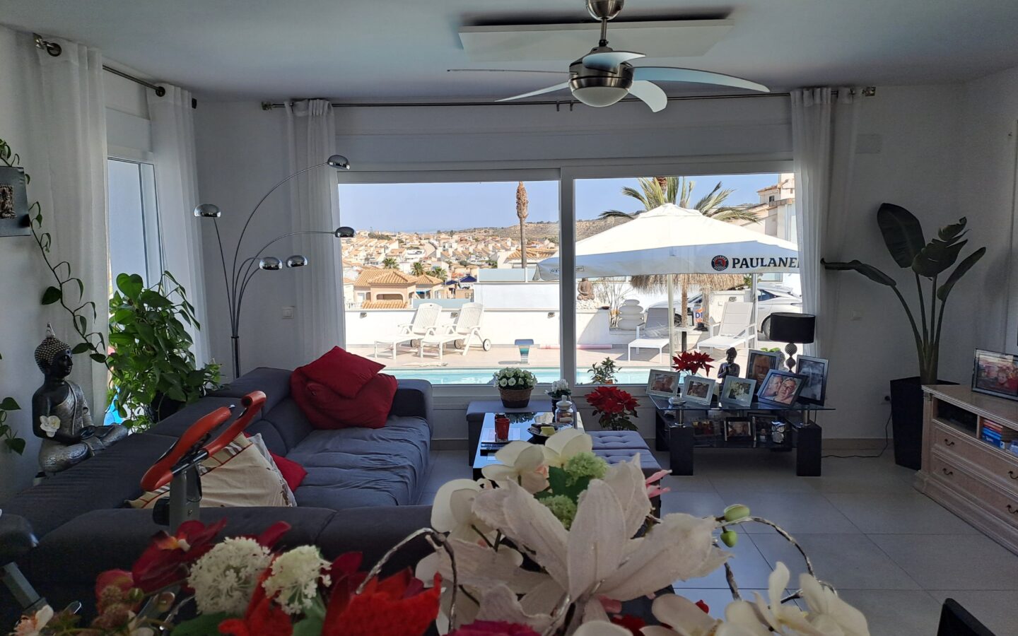 Villa Of 1,000 M² With Separate Studio And 2 Separate Apartments, Heated Swimming Pool With Jacuzzi In Location