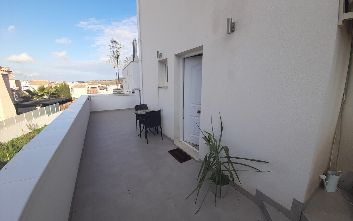 Villa Of 1,000 M² With Separate Studio And 2 Separate Apartments, Heated Swimming Pool With Jacuzzi In Location
