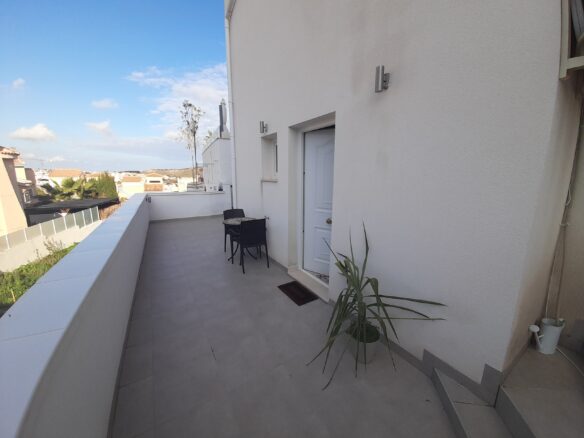 Villa Of 1,000 M² With Separate Studio And 2 Separate Apartments, Heated Swimming Pool With Jacuzzi In Location
