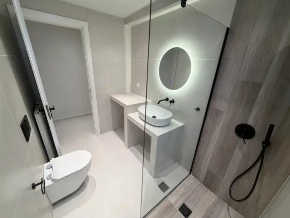 Flat Of 122 M² In Athens