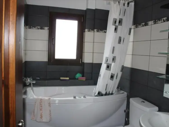 5-bedroom Detached House In Poligiros, Greece (159 M²)