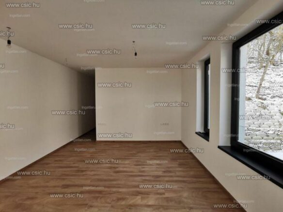 Penthouse With Panoramic Views In The Buda Hills. Ideal For Investment Or Relocation.