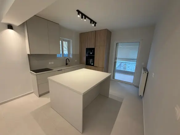 Flat Of 122 M² In Athens