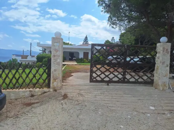 5-bedroom Detached House In Loutraki-perachora, Greece (230 M²)