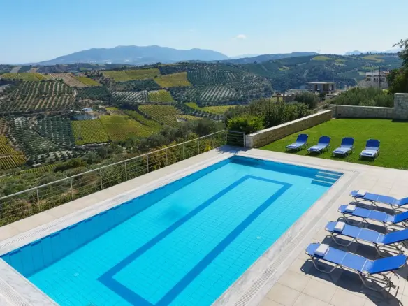 5-bedroom Villa In Heraclion Cretes, Greece (380 M²)