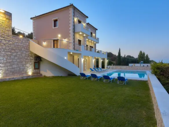 5-bedroom Villa In Heraclion Cretes, Greece (380 M²)