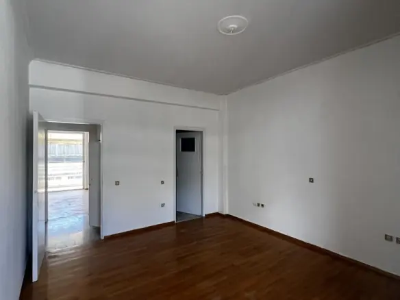 3-bedroom Flat In Zografou, Greece (141 M²)