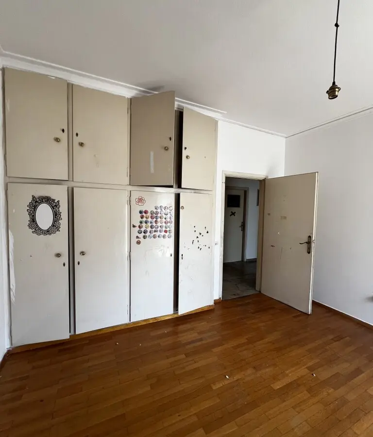 Flat Of 141 M² In Athens