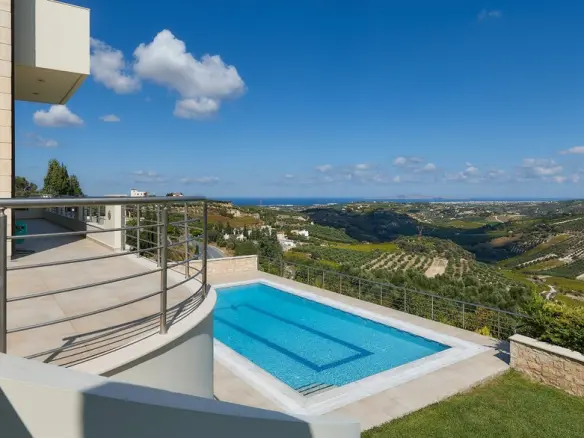 5-bedroom Villa In Heraclion Cretes, Greece (380 M²)