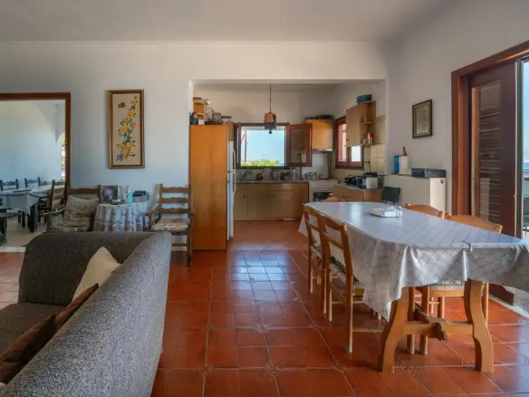 5-bedroom Detached House In Loutraki-perachora, Greece (230 M²)