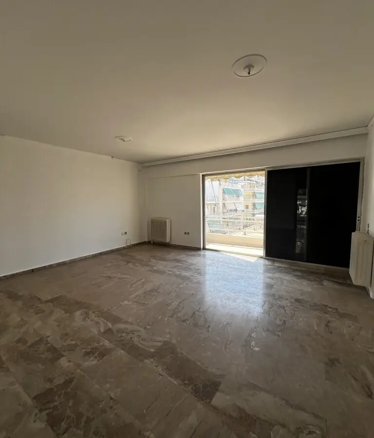 Flat Of 141 M² In Athens