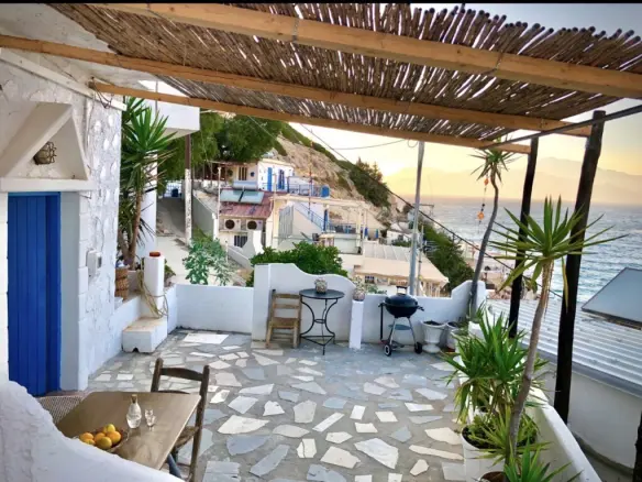 Detached House In Timpaki, Greece (33 M²)