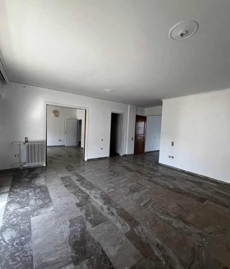 Flat Of 141 M² In Athens
