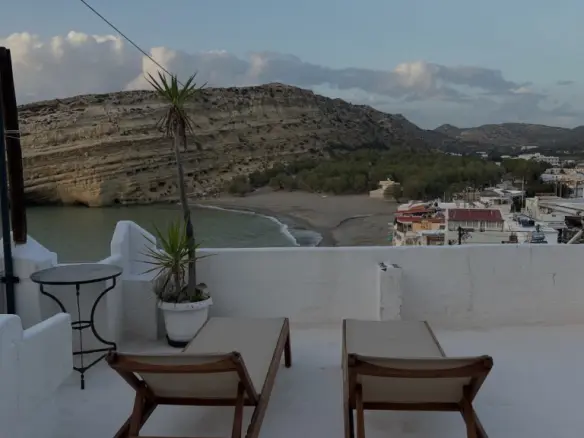 Detached House In Timpaki, Greece (33 M²)