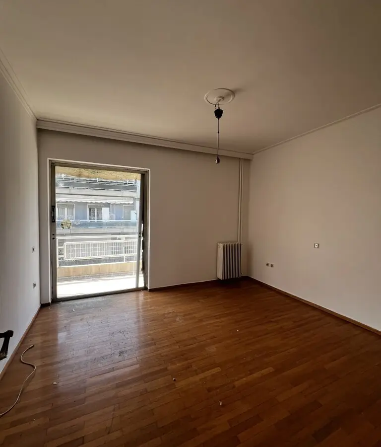 Flat Of 141 M² In Athens