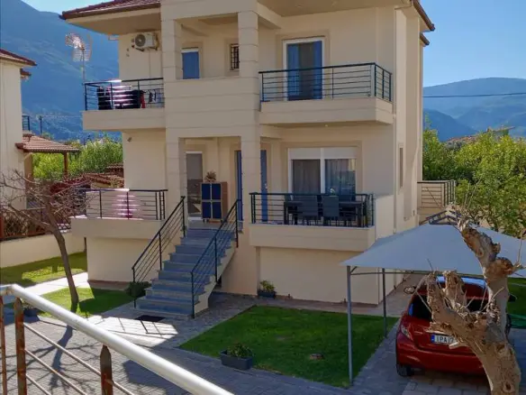 2-bedroom Detached House In Diakopto, Greece (140 M²)