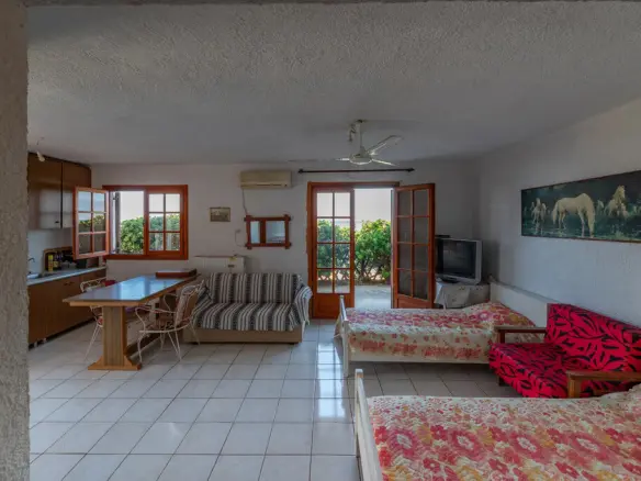 5-bedroom Detached House In Loutraki-perachora, Greece (230 M²)