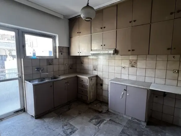 3-bedroom Flat In Zografou, Greece (141 M²)