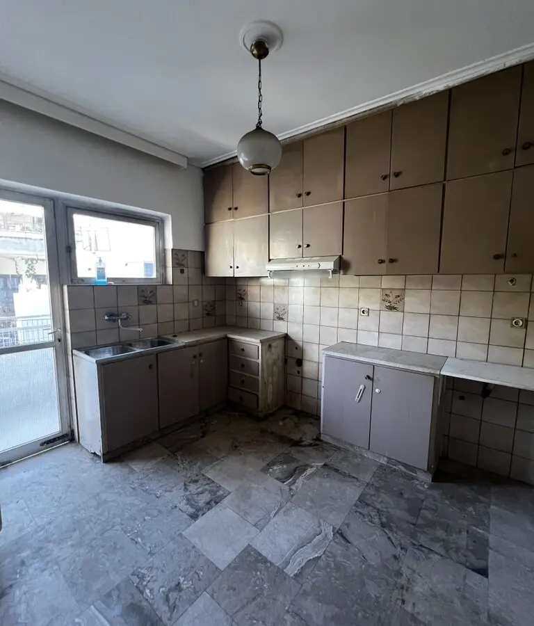 Flat Of 141 M² In Athens